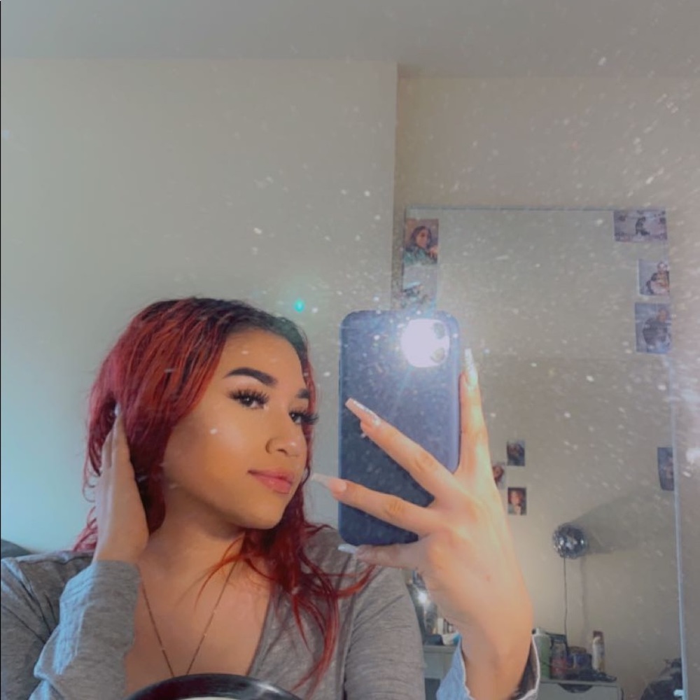 Meet your Posher, Elena